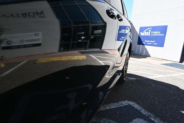 2022 Toyota Sienna XLE Handicap Mobility Van - 22926995 - 40