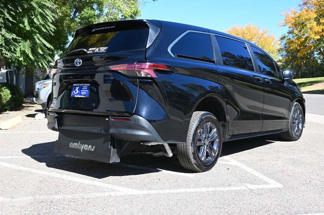 2022 Toyota Sienna XLE Handicap Mobility Van - 22926995 - 5