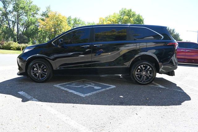 2022 Toyota Sienna XLE Handicap Mobility Van - 22926995 - 8