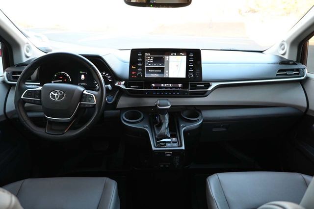 2022 Toyota Sienna XLE Mobility Handicap Van - 22752615 - 21