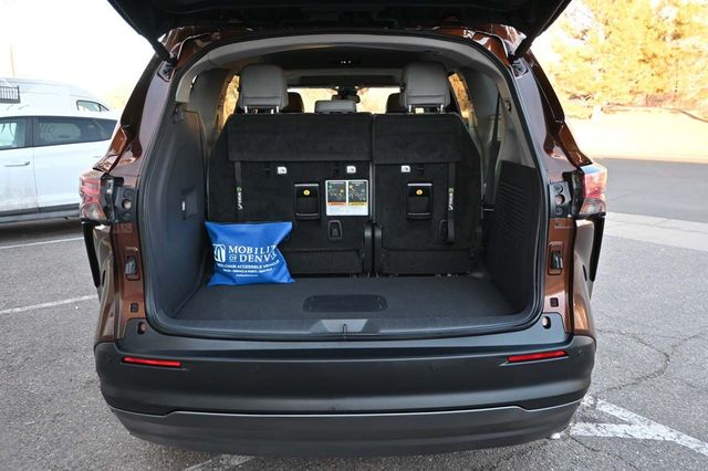 2022 Toyota Sienna XLE Mobility Handicap Van - 22752615 - 24