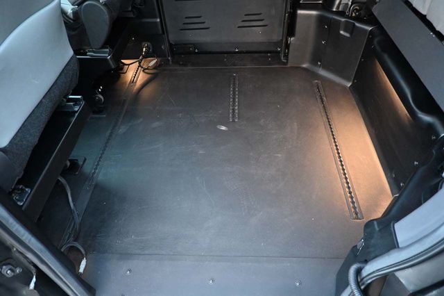 2022 Toyota Sienna XLE Mobility Handicap Van - 22752615 - 28