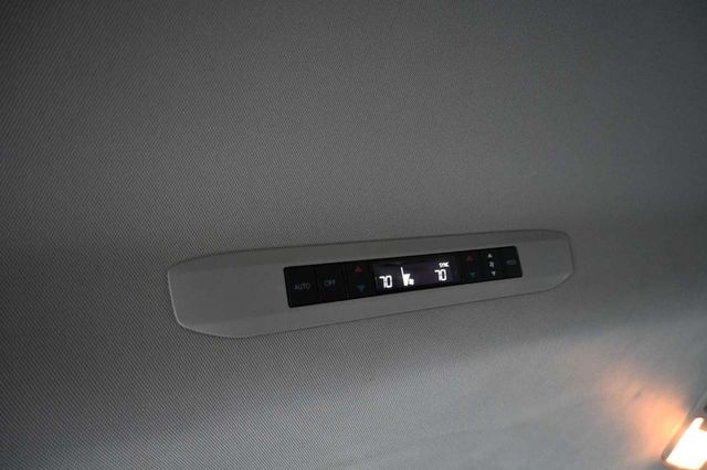 2022 Toyota Sienna XLE Mobility Handicap Van - 22752615 - 29