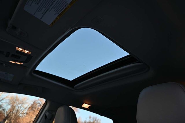 2022 Toyota Sienna XLE Mobility Handicap Van - 22752615 - 33