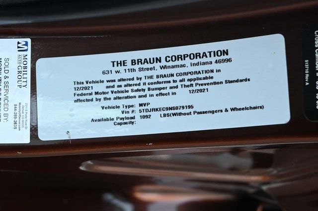 2022 Toyota Sienna XLE Mobility Handicap Van - 22752615 - 35