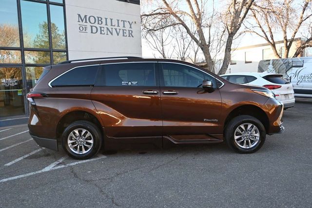 2022 Toyota Sienna XLE Mobility Handicap Van - 22752615 - 4