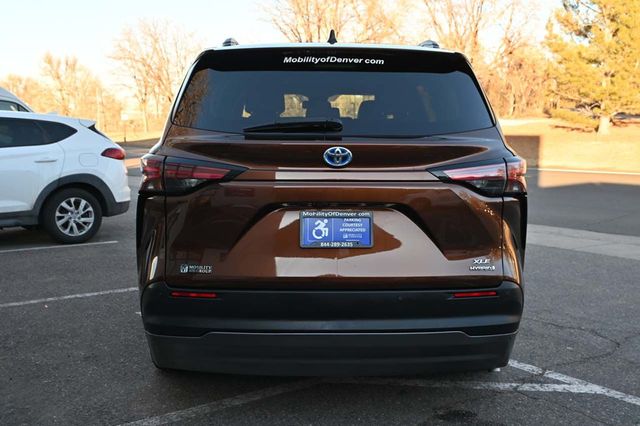 2022 Toyota Sienna XLE Mobility Handicap Van - 22752615 - 6