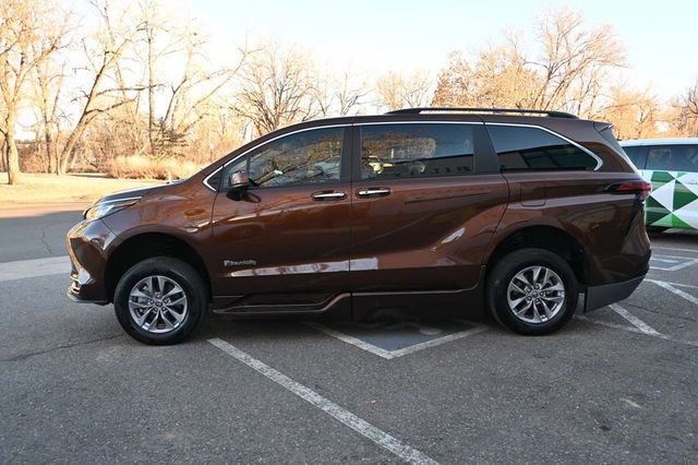 2022 Toyota Sienna XLE Mobility Handicap Van - 22752615 - 8