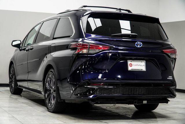 2022 Toyota Sienna XSE FWD 7-Passenger - 22935330 - 9