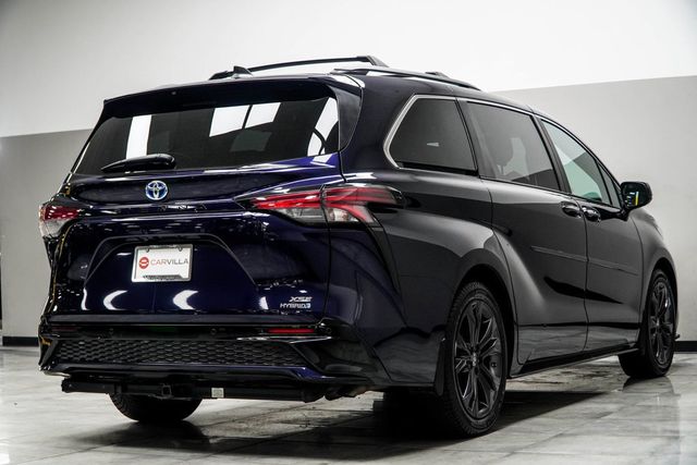 2022 Toyota Sienna XSE FWD 7-Passenger - 22935330 - 11