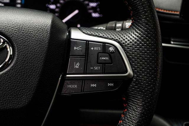 2022 Toyota Sienna XSE FWD 7-Passenger - 22935330 - 25