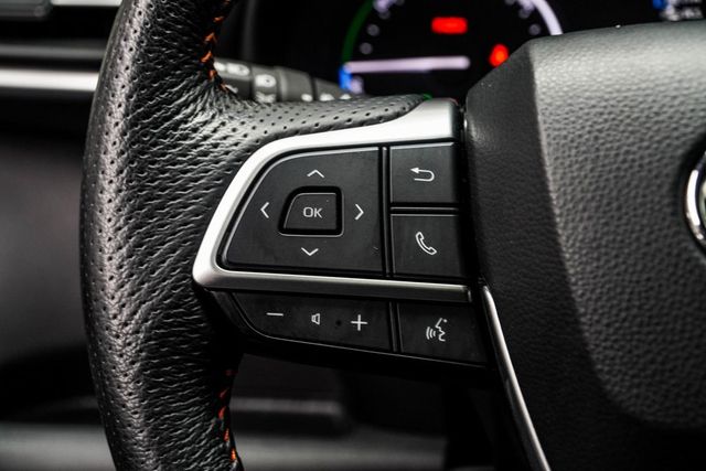 2022 Toyota Sienna XSE FWD 7-Passenger - 22935330 - 26