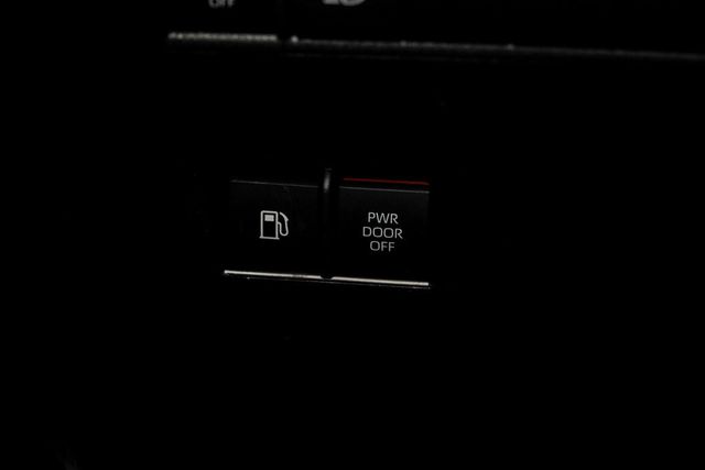 2022 Toyota Sienna XSE FWD 7-Passenger - 22935330 - 28