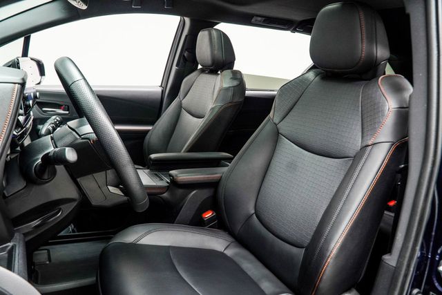 2022 Toyota Sienna XSE FWD 7-Passenger - 22935330 - 33