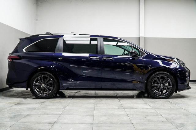 2022 Toyota Sienna XSE FWD 7-Passenger - 22935330 - 5