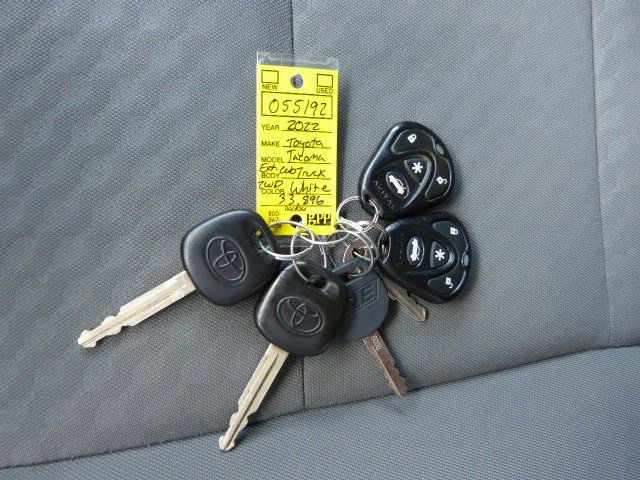 2022 Toyota Tacoma 2WD 2.7L 4CYL. GAS*EXTENDED CAB TRUCK*"ARE" TOPPER WITH LADDER RACK - 22904321 - 38