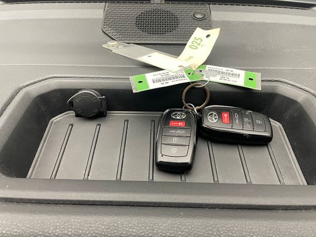 2022 Toyota Tundra 4WD Limited - 22940544 - 26