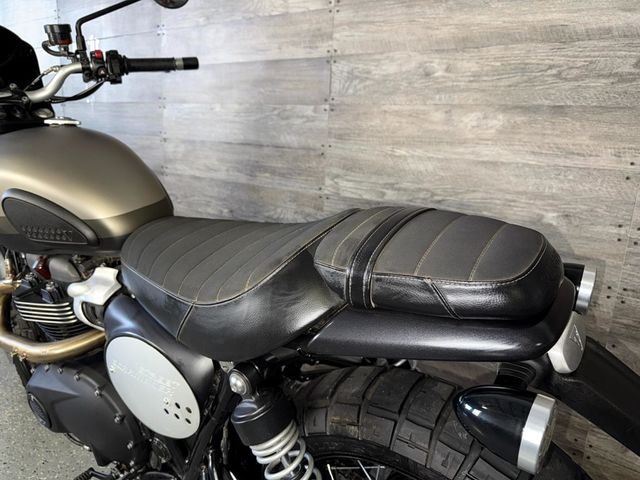 2022 Triumph Street Scrambler Sandstorm SUPER CLEAN! - 22919779 - 11