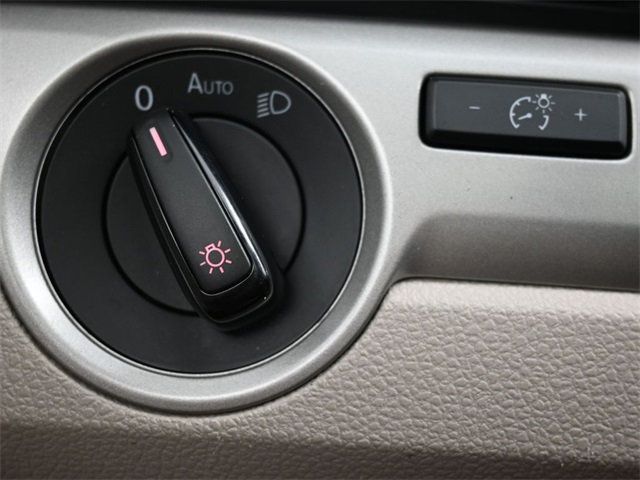 2022 Volkswagen Passat 2.0T SE Automatic - 22891877 - 29