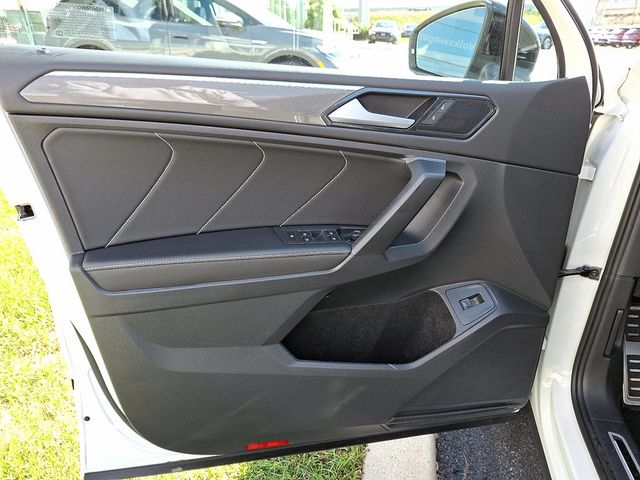 2022 Volkswagen Tiguan 2.0T SE R-Line Black 4MOTION - 22936510 - 12