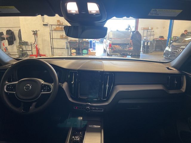 2022 Volvo XC60 Recharge Plug-In Hybrid T8 R-Design - 22938954 - 3