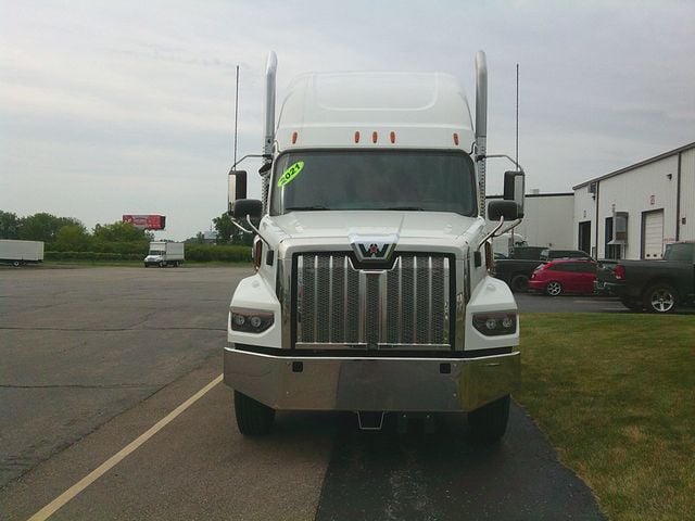 2022 Western Star 49X 2022 WESTERN STAR 49X SLEEPER - 22495704 - 1