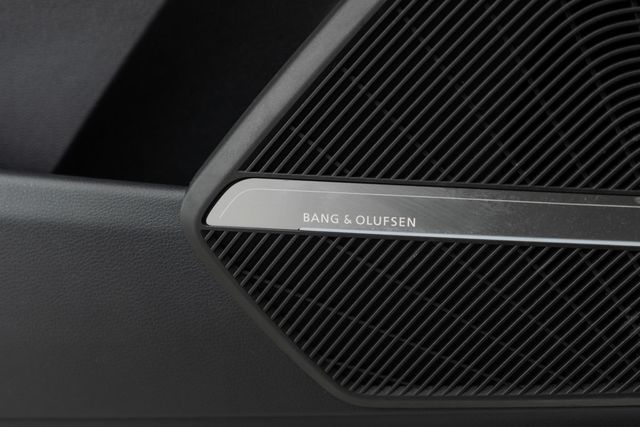 2023 Audi Q5 S line Premium Plus 55 TFSI e quattro - 22938605 - 17