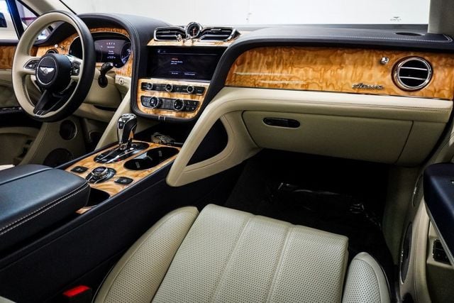 2023 Bentley Bentayga Azure AWD - 22923920 - 13