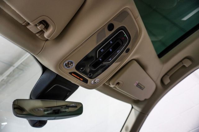 2023 Bentley Bentayga Azure AWD - 22923920 - 31