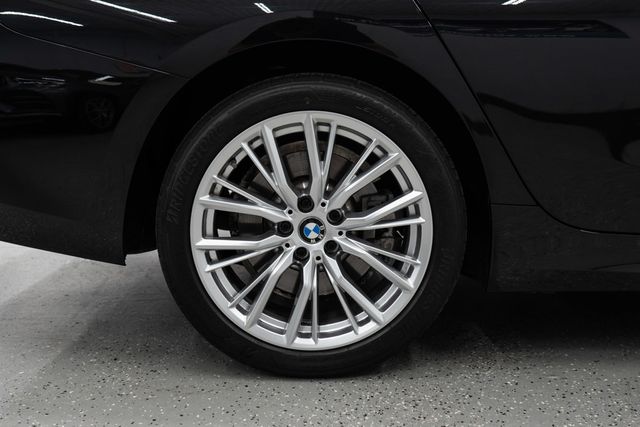 2023 BMW 3 Series 330i xDrive - 22426891 - 44