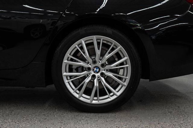 2023 BMW 3 Series 330i xDrive - 22432635 - 38