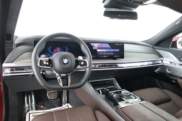 2023 BMW 7 Series 740i w/ B&W Diamond Surround Sound & Driving Assistance Pro. Pkg - 22834047 - 10
