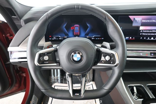 2023 BMW 7 Series 740i w/ B&W Diamond Surround Sound & Driving Assistance Pro. Pkg - 22834047 - 11