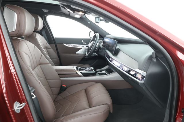 2023 BMW 7 Series 740i w/ B&W Diamond Surround Sound & Driving Assistance Pro. Pkg - 22834047 - 26