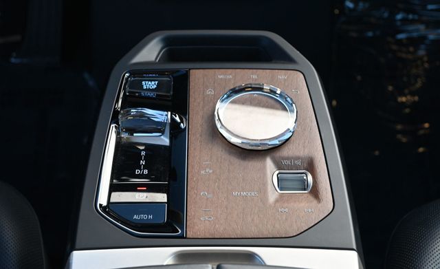 2023 BMW iX M60 AWD - 22939587 - 12