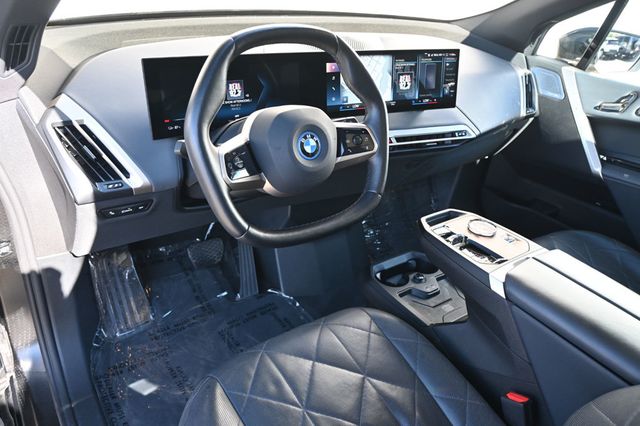 2023 BMW iX M60 AWD - 22939587 - 7