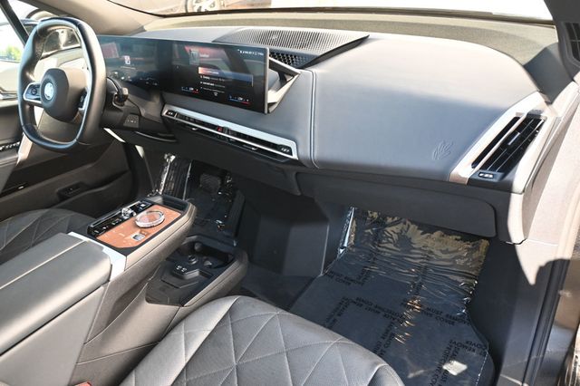 2023 BMW iX M60 AWD - 22939587 - 8