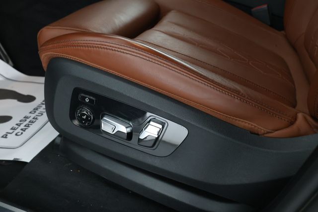 2023 BMW X7 M60i SAV w/ Executive & Driving Assistance Professional Packages - 22873845 - 9