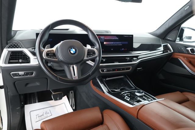 2023 BMW X7 M60i SAV w/ Executive & Driving Assistance Professional Packages - 22873845 - 10