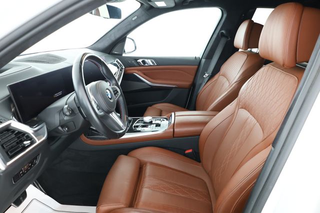 2023 BMW X7 M60i SAV w/ Executive & Driving Assistance Professional Packages - 22873845 - 18