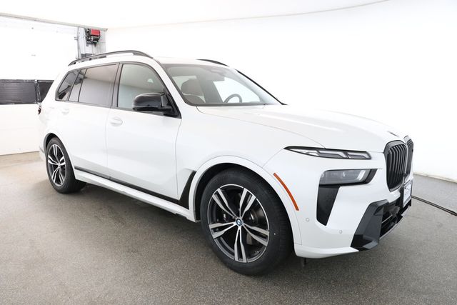 2023 BMW X7 M60i SAV w/ Executive & Driving Assistance Professional Packages - 22873845 - 2