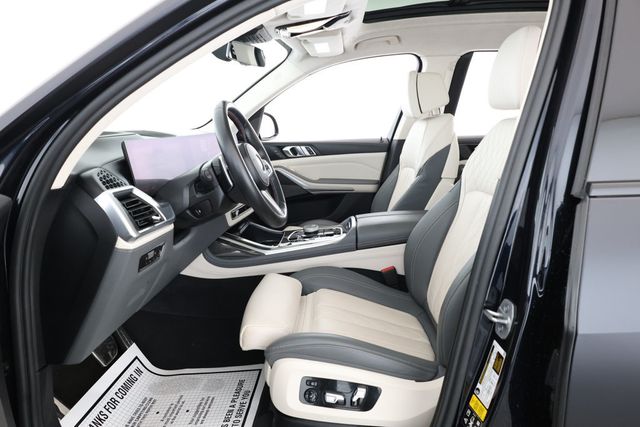 2023 BMW X7 M60i SAV with Full Merino Leather & Driving Assistance Pro. Pkg - 22828715 - 10