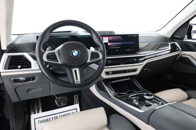 2023 BMW X7 M60i SAV with Full Merino Leather & Driving Assistance Pro. Pkg - 22828715 - 11