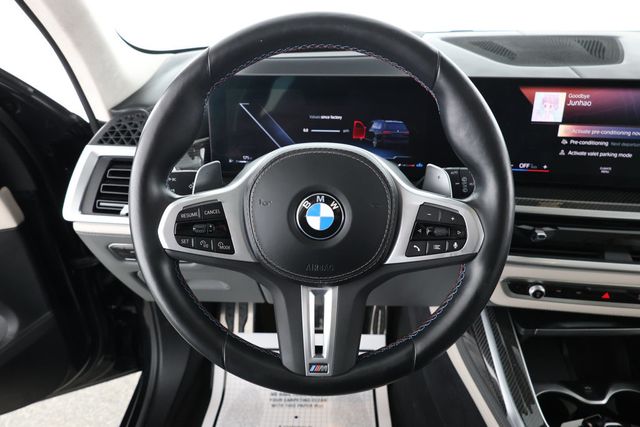 2023 BMW X7 M60i SAV with Full Merino Leather & Driving Assistance Pro. Pkg - 22828715 - 12