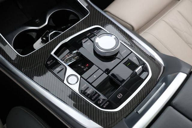 2023 BMW X7 M60i SAV with Full Merino Leather & Driving Assistance Pro. Pkg - 22828715 - 15