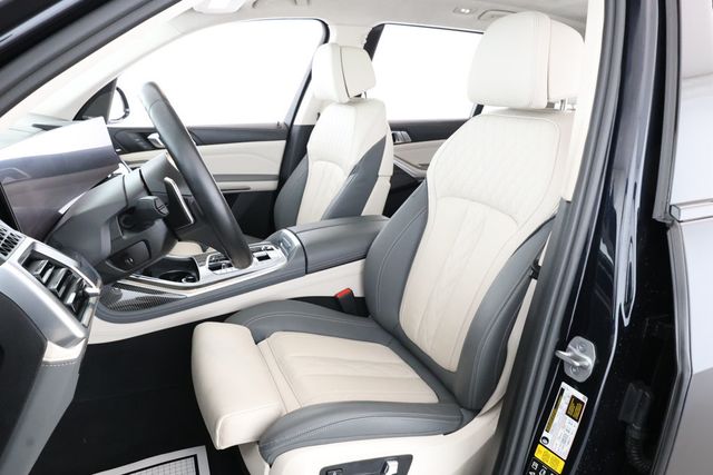 2023 BMW X7 M60i SAV with Full Merino Leather & Driving Assistance Pro. Pkg - 22828715 - 22