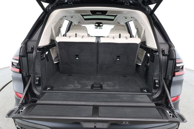 2023 BMW X7 M60i SAV with Full Merino Leather & Driving Assistance Pro. Pkg - 22828715 - 26
