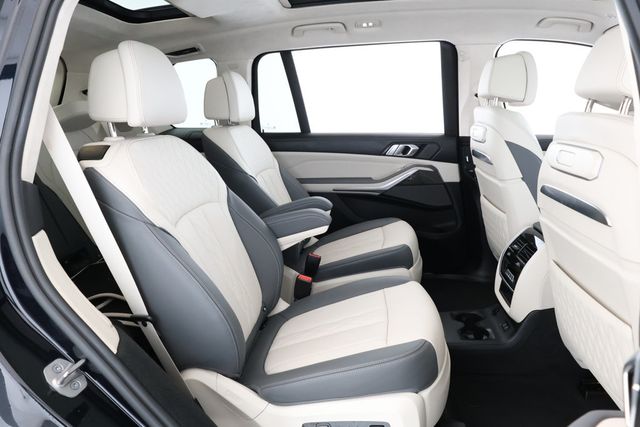 2023 BMW X7 M60i SAV with Full Merino Leather & Driving Assistance Pro. Pkg - 22828715 - 27