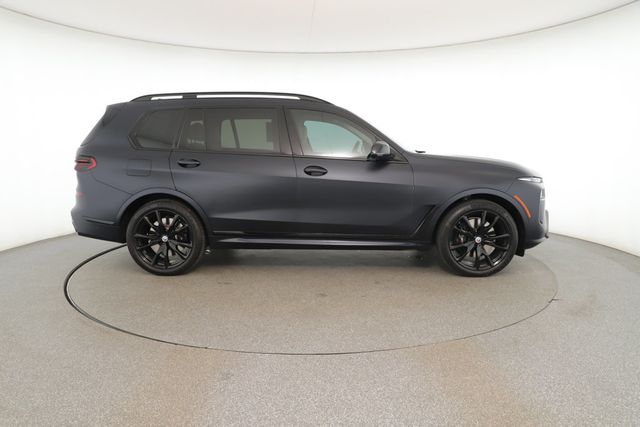 2023 BMW X7 M60i SAV with Full Merino Leather & Driving Assistance Pro. Pkg - 22828715 - 5