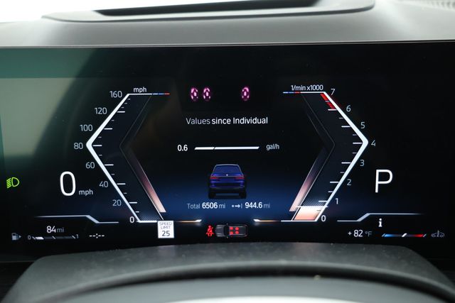 2023 BMW X7 M60i with B&W Diamond Surround Sound + Executive & Climate Pkgs - 22897148 - 11